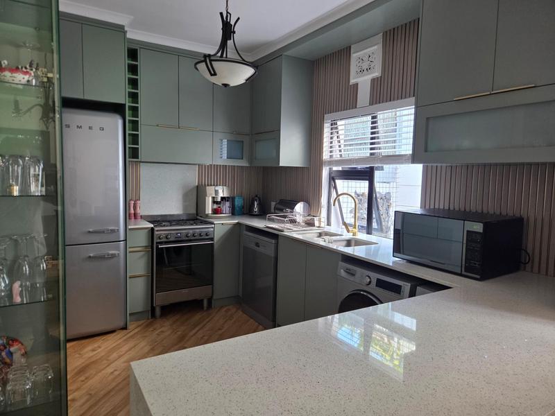 To Let 2 Bedroom Property for Rent in University Estate Western Cape